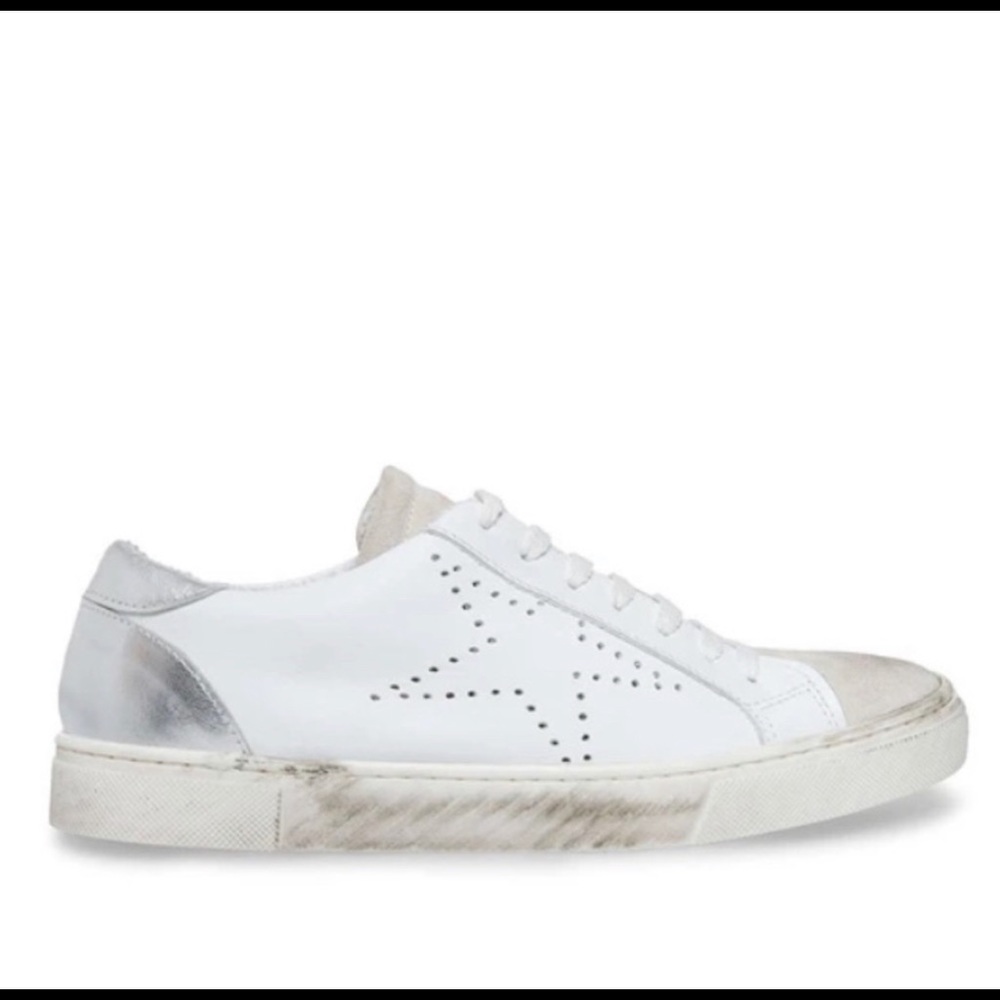 Steve Madden size 8.5 white sneaker
